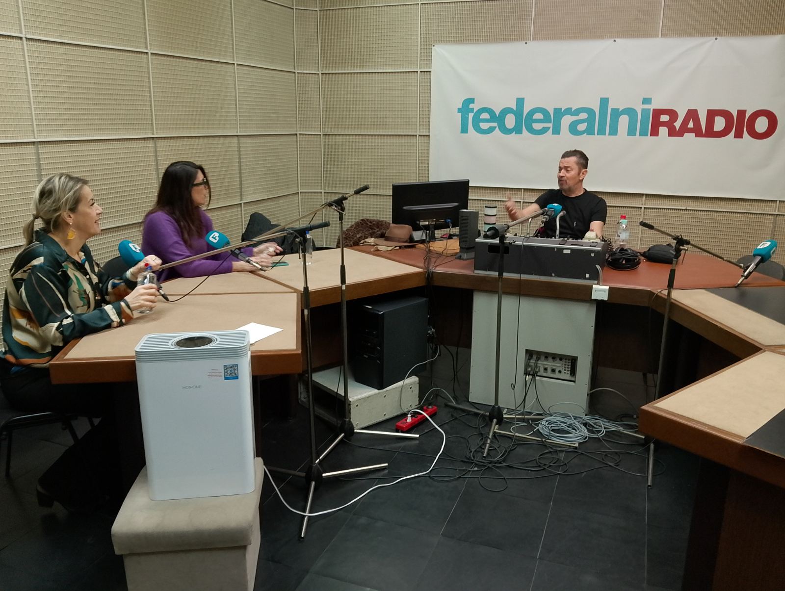 Noćni program Federalnog radija -  Bijela hronika